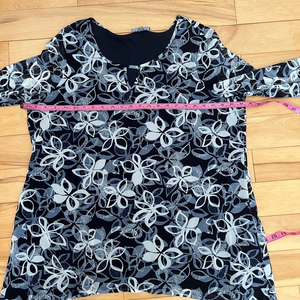 Boho chic tunic blouse Xl 24” l 30” - Picture 4 of 5
